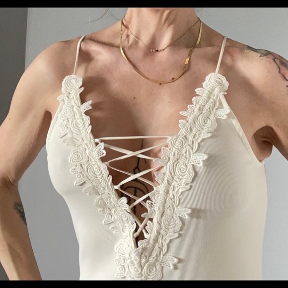 Express | white bodysuit | lace up front | floral appliqué - Picture 4 of 8